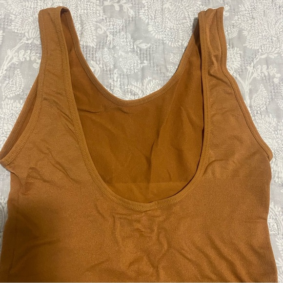 Nine West Shape wear Top Womens Médium Size Stretch, Color Coffee - Picture 5 of 8